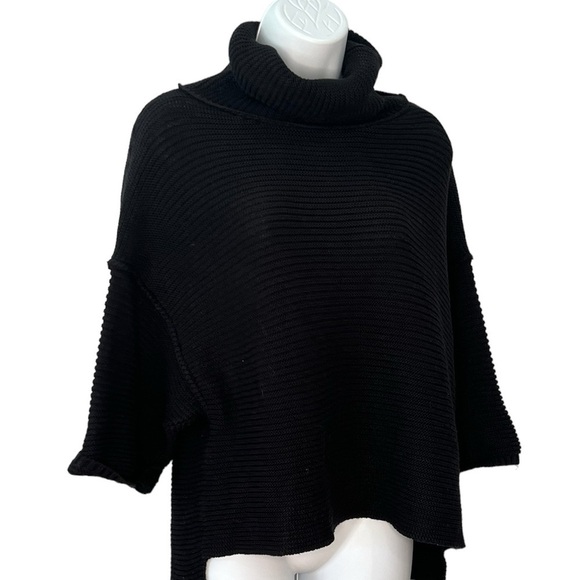 Free People Sweaters - Free People black knit turtleneck 3/4 sleeve high low chunky sweater size XS